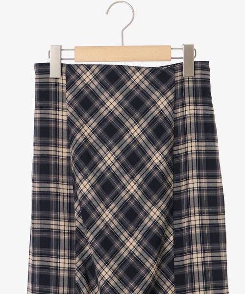 MAJESTIC LEGON（マジェスティックレゴン）の「チェックマーメイドスカート（スカート・レディース・グリーン系その他/ブラウン系その他2/ベージュ系その他2/ブルー系その他4・MEDIUM）」の15枚目の写真