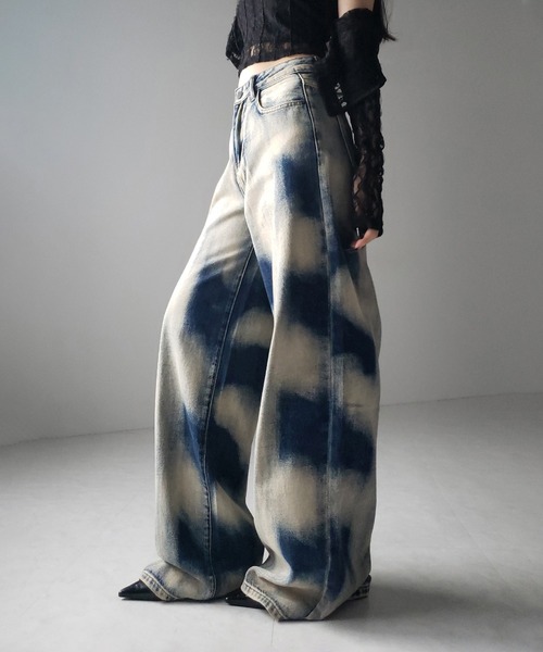 me+em select(ミームセレクト)の「※※【 2color / 4size 】サイドオーバーダイヴィンテージブリーチワイドデニム / side overdyed vintage bleached wide denim(デニムパンツ・レディース・ブラック/ブルー・SMALL/MEDIUM/LARGE/X-LARGE)」の8枚目の写真