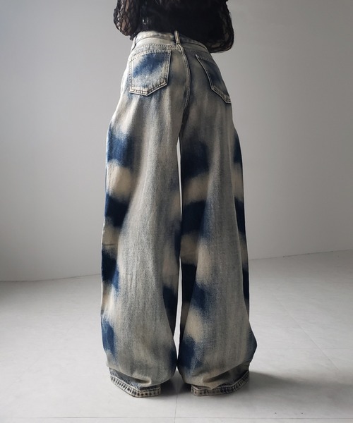 me+em select(ミームセレクト)の「※※【 2color / 4size 】サイドオーバーダイヴィンテージブリーチワイドデニム / side overdyed vintage bleached wide denim(デニムパンツ・レディース・ブラック/ブルー・SMALL/MEDIUM/LARGE/X-LARGE)」の6枚目の写真