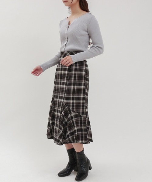 TRUDEA(トルディア)の「ニュアンスボタン スリットリブニットカーディガン(カーディガン/ボレロ・レディース・ブラック/ワイン/ライトグレー/ブラウン・MEDIUM/LARGE)」の13枚目の写真