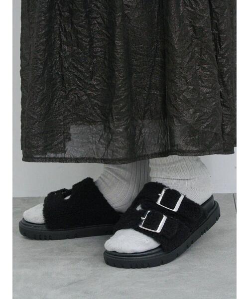 Samansa Mos2 blue（サマンサモスモスブルー）の「【Disney】ミッキー&フレンズ/ボアサンダル（ドレスシューズ・レディース・ブラック/キナリ・M/L）」の2枚目の写真