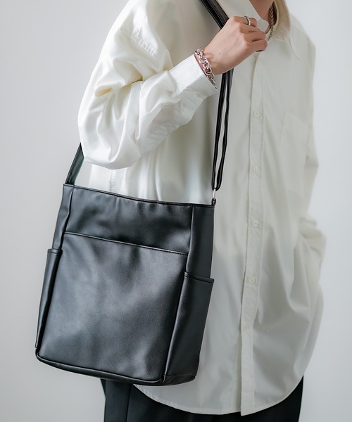 セール】合成皮革 ショルダー スクエアバッグ（ショルダーバッグ