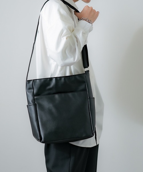 セール】合成皮革 ショルダー スクエアバッグ（ショルダーバッグ