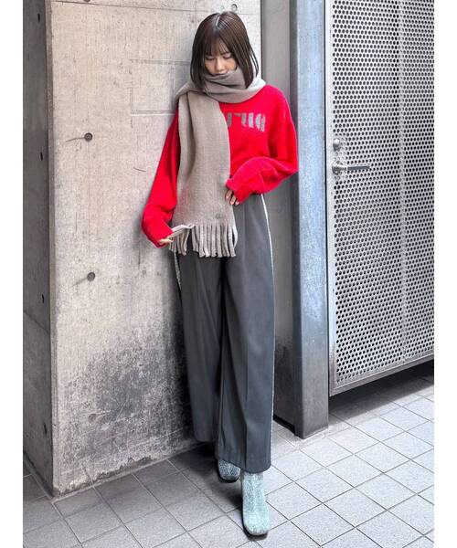 MURUA（ムルーア）の「ロゴプレートボリュームマフラー（マフラー・レディース・グレー/ブラック・FREE）」の9枚目の写真