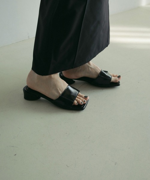 anuke（アンヌーク）の「Square Ecoleather Sandals（サンダル・レディース・ブラック/クリーム/シルバー・36inch/37inch/38inch）」の7枚目の写真