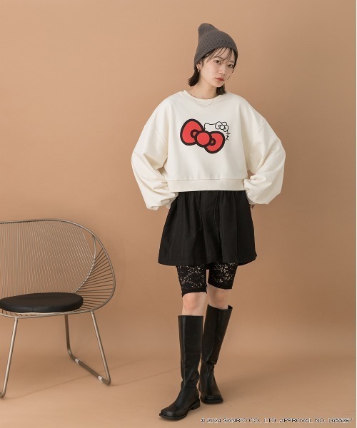 sanrio(サンリオ)の「【HELLO KITTY】リボンデザインショートプルオーバー(スウェット・レディース・オートミール/アイボリー/チャコール・FREE)」の15枚目の写真