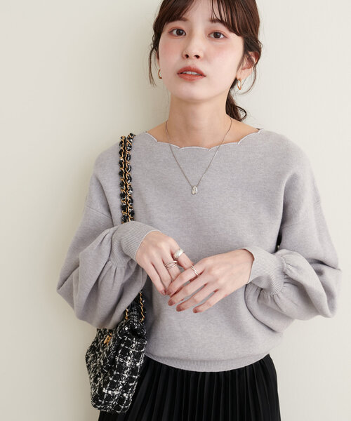 natural couture(ナチュラルクチュール)の「衿ぐり刺繍スカラップニット(ニット/セーター・レディース・ミント/モカ/グレイッシュベージュ/オフホワイト/グレー/ブラック・FREE)」の4枚目の写真