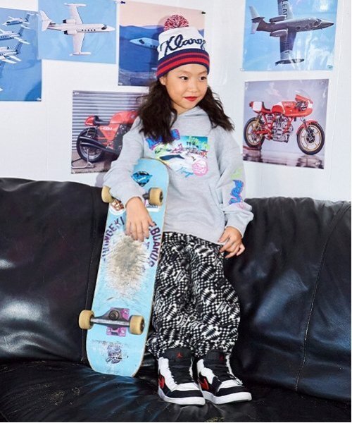 XLARGE KIDS(エクストララージキッズ)の「総柄フリースパンツ(その他パンツ・キッズ・ブラック・90cm/100cm/110cm/120cm/130cm/140cm)」の1枚目の写真