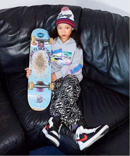 XLARGE KIDS(エクストララージキッズ)の「総柄フリースパンツ(その他パンツ・キッズ・ブラック・90cm/100cm/110cm/120cm/130cm/140cm)」の2枚目の写真