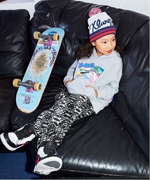 XLARGE KIDS(エクストララージキッズ)の「総柄フリースパンツ(その他パンツ・キッズ・ブラック・90cm/100cm/110cm/120cm/130cm/140cm)」の3枚目の写真