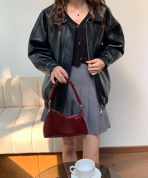 Chiina(チーナ)の「Chiina/ツイストワンハンドルバッグ(ハンドバッグ・レディース・レオパード/ブラウン系その他/ブラック/ゼブラ/キャメル/ホワイト/レッド・FREE)」の5枚目の写真