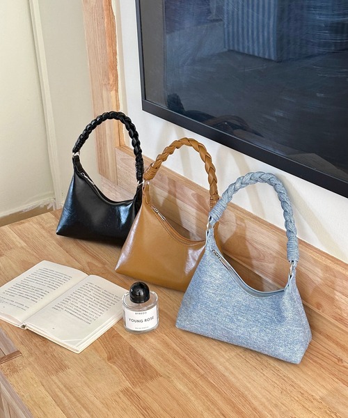 Chiina(チーナ)の「Chiina/ツイストワンハンドルバッグ(ハンドバッグ・レディース・レオパード/ブラウン系その他/ブラック/ゼブラ/キャメル/ホワイト/レッド・FREE)」の12枚目の写真