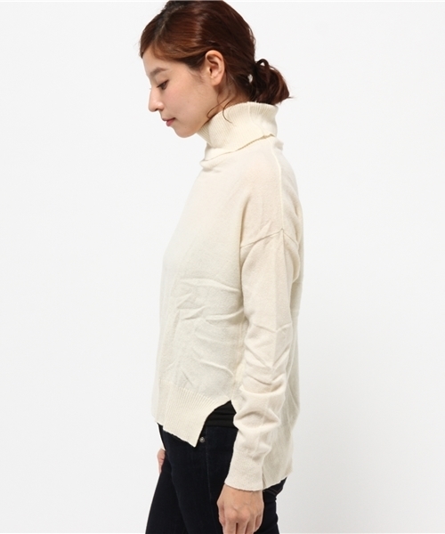OUTLET（アウトレット）の「【DouDou】AQUタートルネックニットP/O（ニット/セーター・レディース・オフホワイト・FREE）」の2枚目の写真