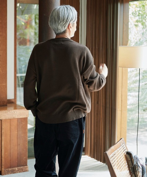 Sunny clouds（サニークラウズ）の「サニークラウズ　重宝ニットレーナー〈メンズ〉（ニット/セーター・メンズ・ダークブラウン/ネイビー/ブラック・L/M/S）」の11枚目の写真