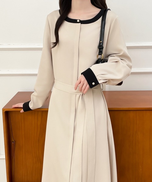 ABITOKYO（アビトーキョー）の「パールボタンウエストマークバイカラーワンピース（ワンピース・レディース・ベージュ/ブラック・M/L/XL）」の5枚目の写真