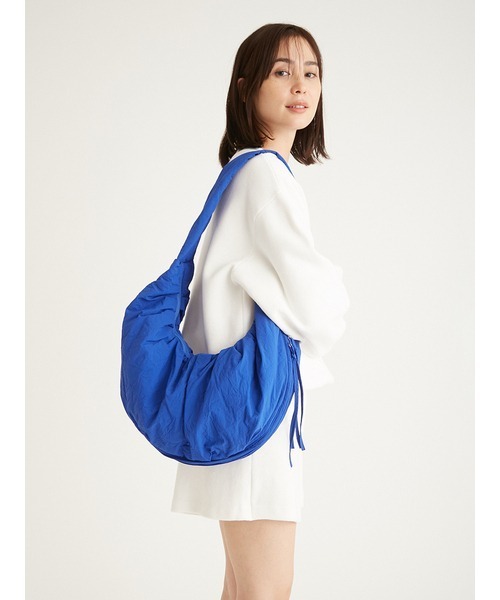 emmi(エミ)の「撥水 2wayワッシャーショルダーバッグ(ショルダーバッグ・レディース・ブラック/アイボリー/ブルー/グレー・FREE)」の4枚目の写真