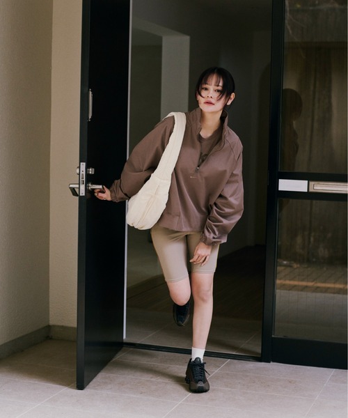 emmi(エミ)の「撥水 2wayワッシャーショルダーバッグ(ショルダーバッグ・レディース・ブラック/アイボリー/ブルー/グレー・FREE)」の2枚目の写真