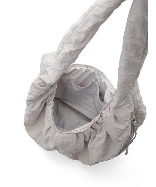 emmi(エミ)の「撥水 2wayワッシャーショルダーバッグ(ショルダーバッグ・レディース・ブラック/アイボリー/ブルー/グレー・FREE)」の15枚目の写真