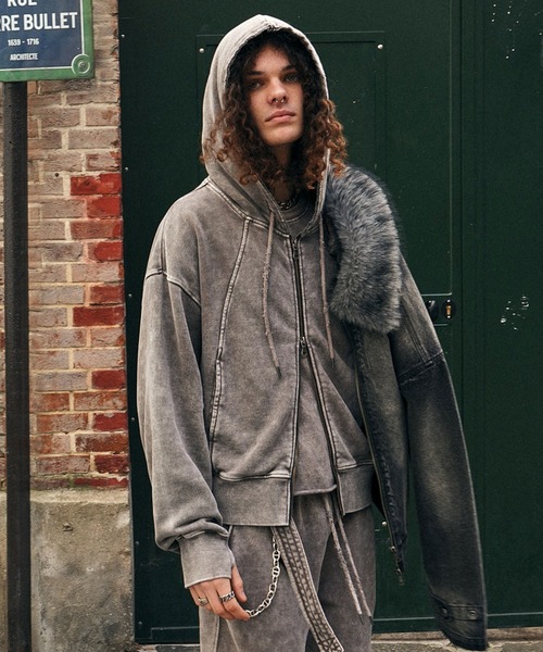 Ruelle(ルーエル)の「【Ruelle】Pigment-DyedCropped Sweat Hoodie / ピグメント加工クロップド丈スウェットパーカー(パーカー・メンズ・ブラック/アッシュグレー・L/M/S)」の2枚目の写真