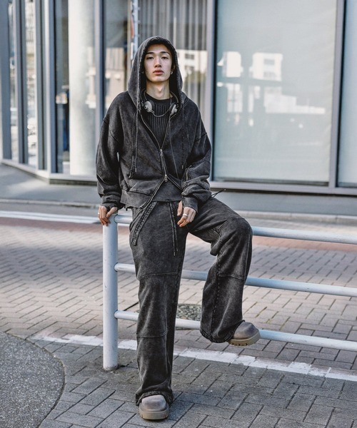 Ruelle(ルーエル)の「【Ruelle】Pigment-DyedCropped Sweat Hoodie / ピグメント加工クロップド丈スウェットパーカー(パーカー・メンズ・ブラック/アッシュグレー・L/M/S)」の7枚目の写真
