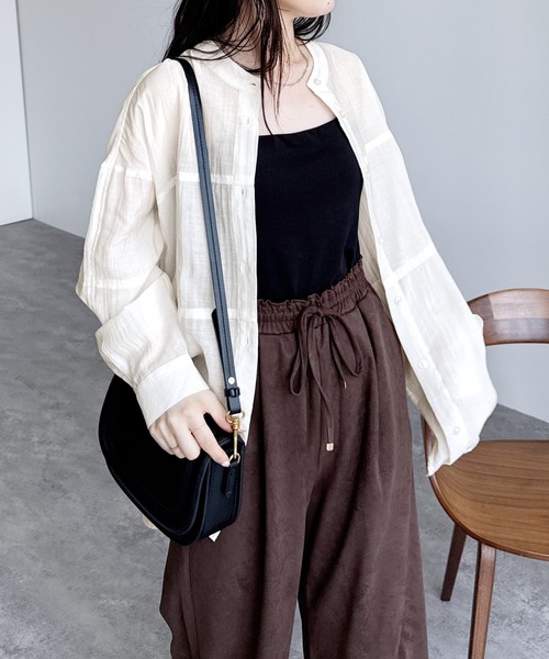 reca(レカ)の「胸切替シアーバンドカラーシャツ(シャツ/ブラウス・レディース・オフホワイト/ブルー/ブラック/ブラウン系その他/パープル・M)」の15枚目の写真