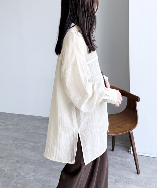 reca(レカ)の「胸切替シアーバンドカラーシャツ(シャツ/ブラウス・レディース・オフホワイト/ブルー/ブラック/ブラウン系その他/パープル・M)」の17枚目の写真