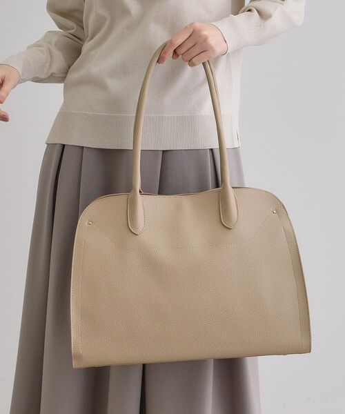 grove(グローブ)の「【A4】【トレンドのボストン型】ラウンド機能トート(トートバッグ・レディース・ナチュラル/ブラック・00)」の2枚目の写真