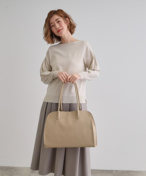 grove(グローブ)の「【A4】【トレンドのボストン型】ラウンド機能トート(トートバッグ・レディース・ナチュラル/ブラック・00)」の6枚目の写真