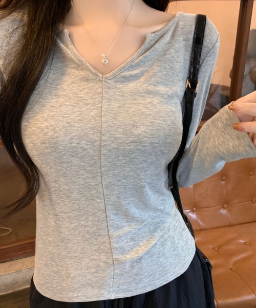 2ly2(トゥーリートゥー)の「着回し力抜群♪ベーシックデザイン長袖カットソー(Tシャツ/カットソー・レディース・グレー/ブラック・FREE)」の9枚目の写真
