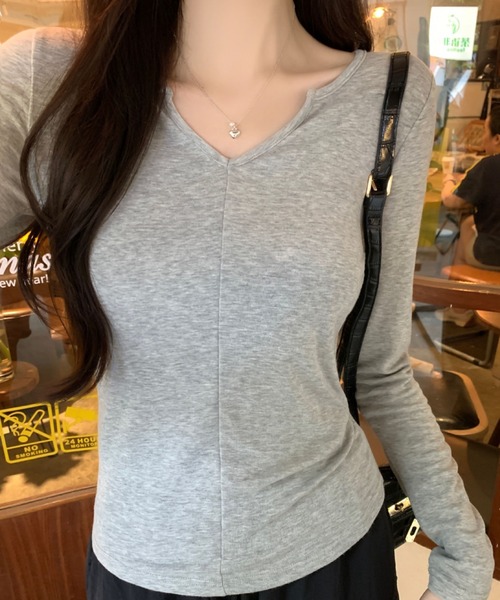 2ly2(トゥーリートゥー)の「着回し力抜群♪ベーシックデザイン長袖カットソー(Tシャツ/カットソー・レディース・グレー/ブラック・FREE)」の10枚目の写真