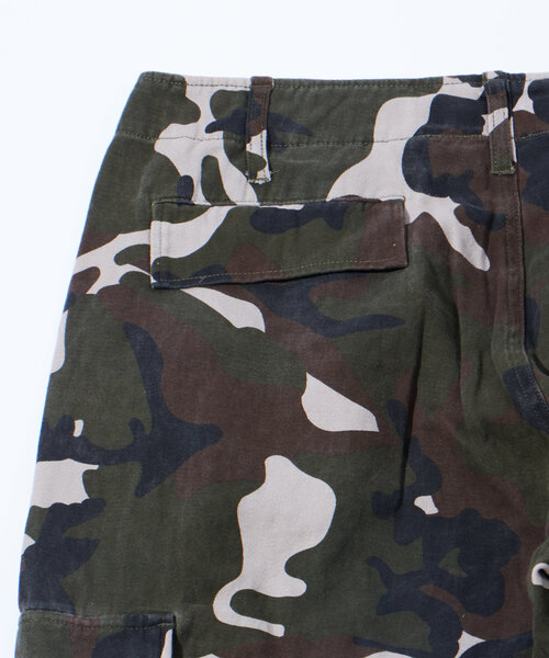 WHO'S WHO gallery（フーズフーギャラリー）の「【セットアップ対応/2サイズ】KOOKY'N M-65型ワイドカーゴパンツ（カーゴパンツ・メンズ・ブラウン/オリーブ・LARGE/MEDIUM）」の18枚目の写真