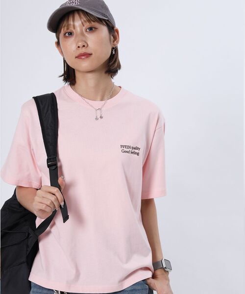 FFEIN(フェイン)の「【FFEIN(フェイン)】ワンポイント刺繍ショート丈Tシャツ / Tシャツ 短丈 クルーネック 半袖 刺繍 ワンポイント(Tシャツ/カットソー・メンズ・ホワイト/レッド/ネイビー/ブラック/ブルー/アッシュグレー/レモンイエロー/モカ/ピンク・SMALL/MEDIUM/LARGE)」の8枚目の写真