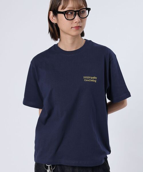 FFEIN(フェイン)の「【FFEIN(フェイン)】ワンポイント刺繍ショート丈Tシャツ / Tシャツ 短丈 クルーネック 半袖 刺繍 ワンポイント(Tシャツ/カットソー・メンズ・ホワイト/レッド/ネイビー/ブラック/ブルー/アッシュグレー/レモンイエロー/モカ/ピンク・SMALL/MEDIUM/LARGE)」の18枚目の写真