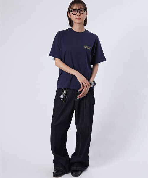 FFEIN(フェイン)の「【FFEIN(フェイン)】ワンポイント刺繍ショート丈Tシャツ / Tシャツ 短丈 クルーネック 半袖 刺繍 ワンポイント(Tシャツ/カットソー・メンズ・ホワイト/レッド/ネイビー/ブラック/ブルー/アッシュグレー/レモンイエロー/モカ/ピンク・SMALL/MEDIUM/LARGE)」の19枚目の写真