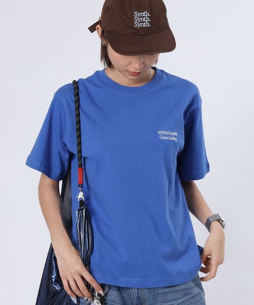 FFEIN(フェイン)の「【FFEIN(フェイン)】ワンポイント刺繍ショート丈Tシャツ / Tシャツ 短丈 クルーネック 半袖 刺繍 ワンポイント(Tシャツ/カットソー・メンズ・ホワイト/レッド/ネイビー/ブラック/ブルー/アッシュグレー/レモンイエロー/モカ/ピンク・SMALL/MEDIUM/LARGE)」の21枚目の写真