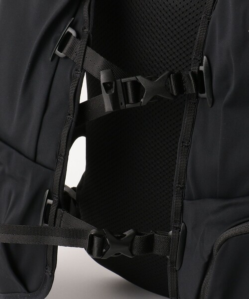 THE NORTH FACE(ザノースフェイス)の「<THE NORTH FACE> アイビス10(バックパック/リュック・メンズ・ブラック・FREE)」の14枚目の写真
