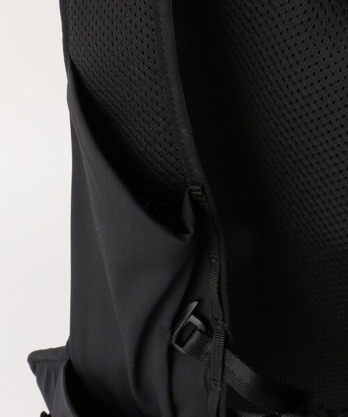 THE NORTH FACE(ザノースフェイス)の「<THE NORTH FACE> アイビス10(バックパック/リュック・メンズ・ブラック・FREE)」の16枚目の写真