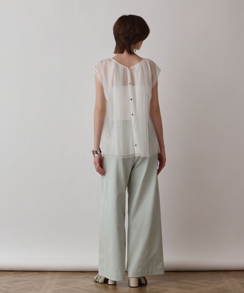 Diagram(ダイアグラム)の「チュールタックノースリーブ(シャツ/ブラウス・レディース・ライトグリーン/ホワイト/ブラック・36)」の5枚目の写真