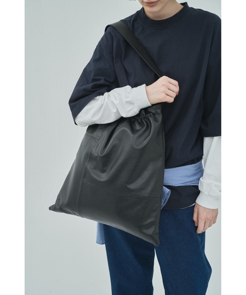 utta(ウッタ)の「【utta/ウッタ】ゴートレザーギャザーショルダーTOTEBAG /山羊革 /本革(ショルダーバッグ・レディース・ブラック・FREE)」の16枚目の写真