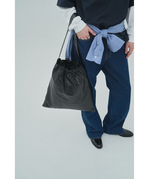 utta(ウッタ)の「【utta/ウッタ】ゴートレザーギャザーショルダーTOTEBAG /山羊革 /本革(ショルダーバッグ・レディース・ブラック・FREE)」の20枚目の写真