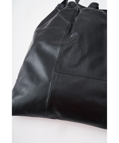 utta(ウッタ)の「【utta/ウッタ】ゴートレザーギャザーショルダーTOTEBAG /山羊革 /本革(ショルダーバッグ・レディース・ブラック・FREE)」の9枚目の写真