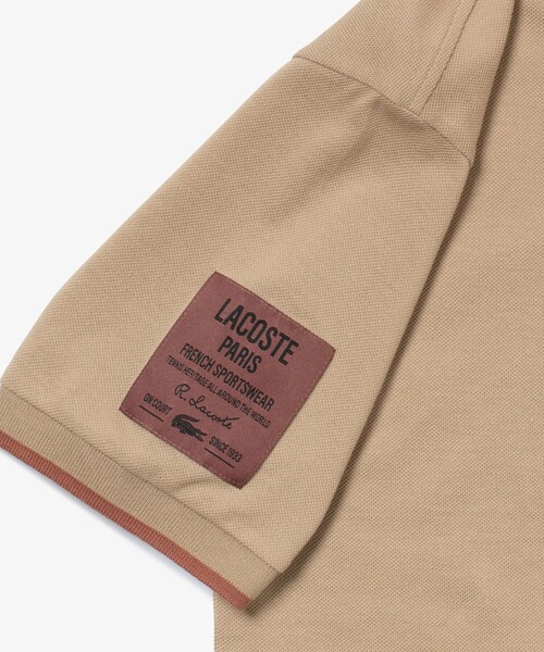 LACOSTE(ラコステ)の「スリーブネームパッチ 配色ライン鹿の子地ポロシャツ(ポロシャツ・メンズ・グレイッシュブルー/ブラウン/ダークブルー・2/3/5/4)」の5枚目の写真