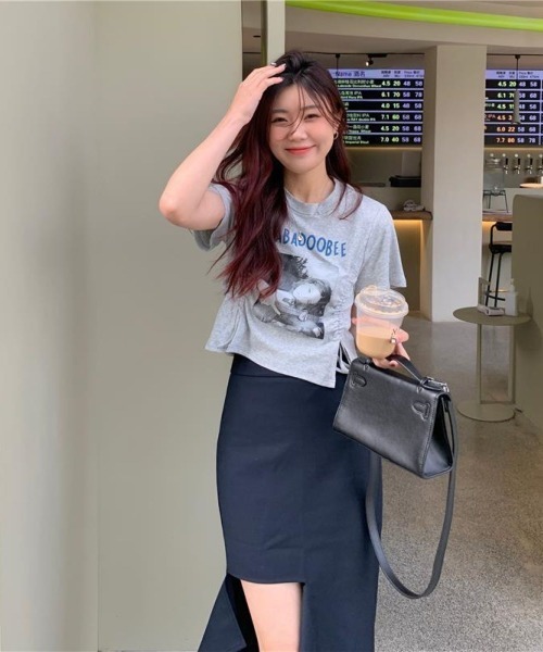 LETee(レティー)の「サイドドローコードでシルエット自在♪トレンド感たっぷりのフォトプリントTシャツ(Tシャツ/カットソー・レディース・ブラック/ホワイト/グレー/ブルー・FREE)」の12枚目の写真