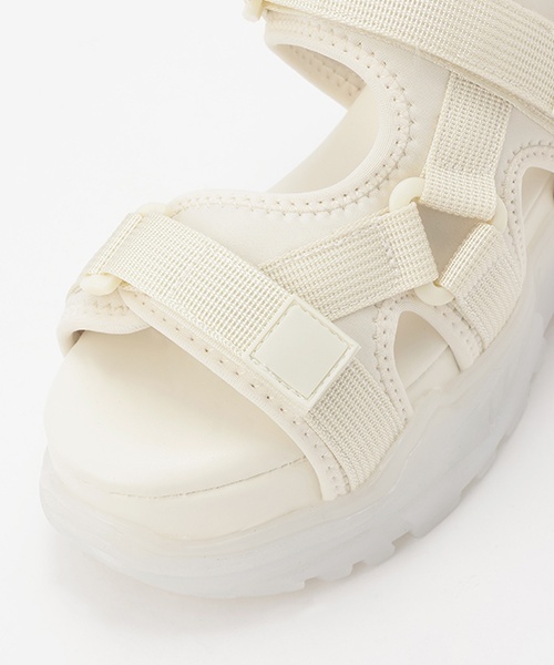 LOVETOXIC（ラブトキシック）の「【LTXC】ミルキーソールスポサン（サンダル・キッズ・ライトグレー/ブラック/オフホワイト・23-23.5cm/22-22.5/24-24.5cm）」の21枚目の写真