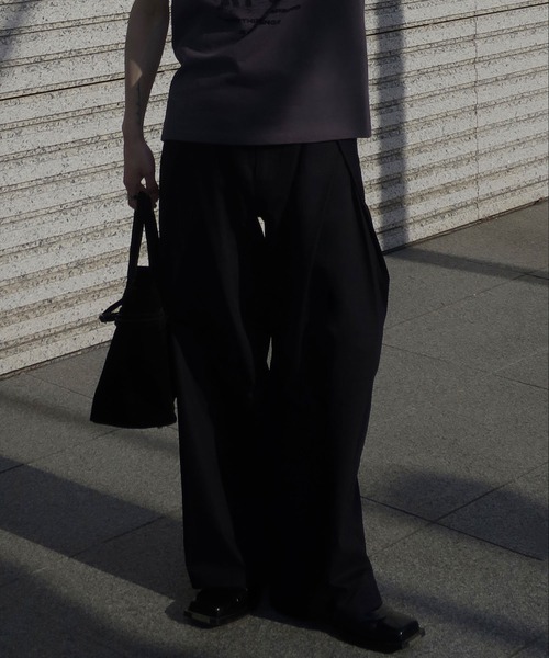 Classical Origin（クラシカルオリジン）の「綿100％ダブルタックデザインバックポケットワイドスラックス／Double Tuck Design Back Pocket Wide Slacks（スラックス・メンズ・チャコールグレー/ブラック・MEDIUM/LARGE/SMALL）」の3枚目の写真