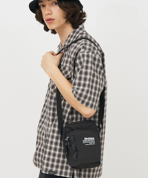 Dickies（ディッキーズ）の「【DICKIES/ディッキーズ】EXT LOGO QUICK SHOULDER 80976900/ショルダーバッグ【WEB限定】（ショルダーバッグ・メンズ・ライトブラウン/グレー/チャコールグレー/ブラック・フリー）」の2枚目の写真
