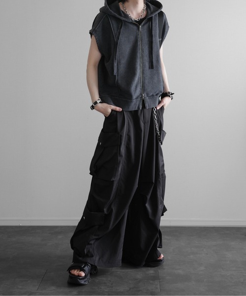 KUUUPY（クーピー）の「Chemical-Wash Sleeveless Zip Hoodie - ケミカル加工 ノースリーブジップパーカー（パーカー・メンズ・ブラック・SMALL/MEDIUM/LARGE）」の14枚目の写真