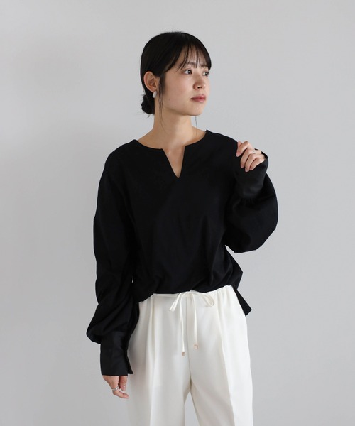 Bonjour Sagan(ボンジュールサガン)の「ボリュームスリーブカフスデザインキーネックカットソー(Tシャツ/カットソー・レディース・ライトブルー/ブラック/ライトベージュ・FREE)」の18枚目の写真