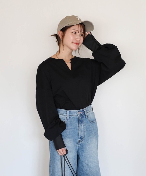 Bonjour Sagan(ボンジュールサガン)の「ボリュームスリーブカフスデザインキーネックカットソー(Tシャツ/カットソー・レディース・ライトブルー/ブラック/ライトベージュ・FREE)」の21枚目の写真