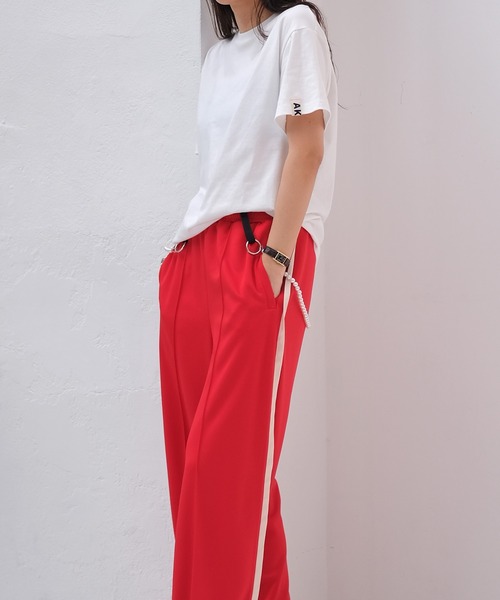 AKTE（アクテ）の「ポイントタグTシャツ（Tシャツ/カットソー・レディース・ブラック/ネイビー/ホワイト/ブラウン/ピンク/レッド・FREE）」の9枚目の写真